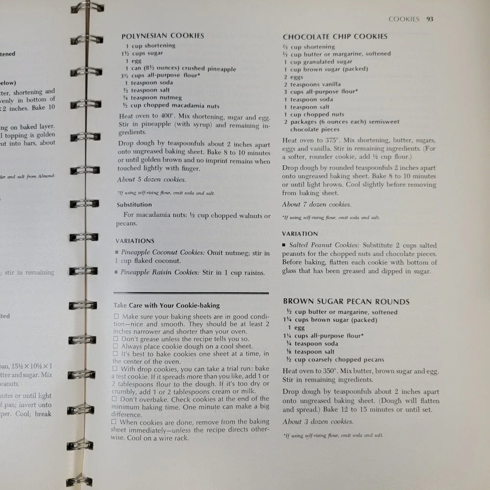 Betty Crocker Good and Easy Cookbook 1971 1973 Spiral Bound Vintage Golden Press